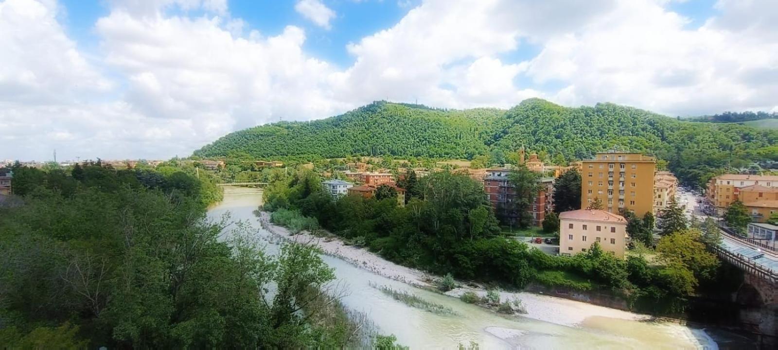 La Terrazza Sul Reno - In Pieno Centro-Due Passi Da Villa Chiara - Comodo Unipol Arena Casalecchio Di Reno Kültér fotó